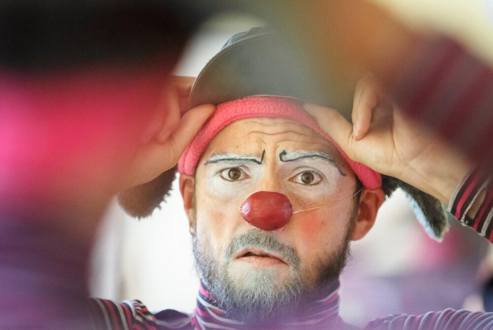 portrait de clown par Edgar-Barraclough